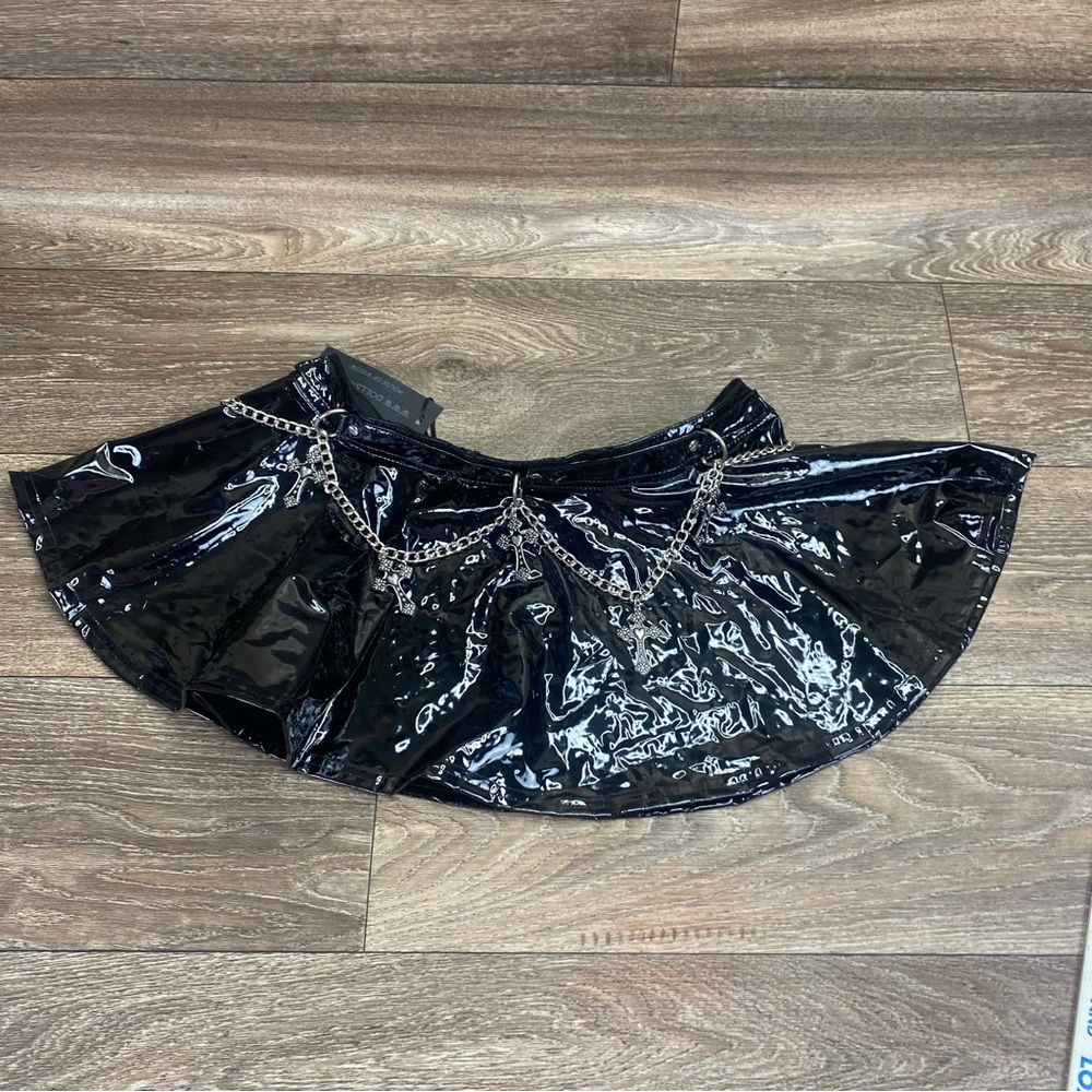 Dolls Kill Widow Skirt Sz 8  Blk Cross Chain Patent Leather Grunge Fairy Gothic